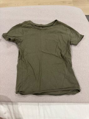 Honest company Olive Green Short Sleeve Kids Tee